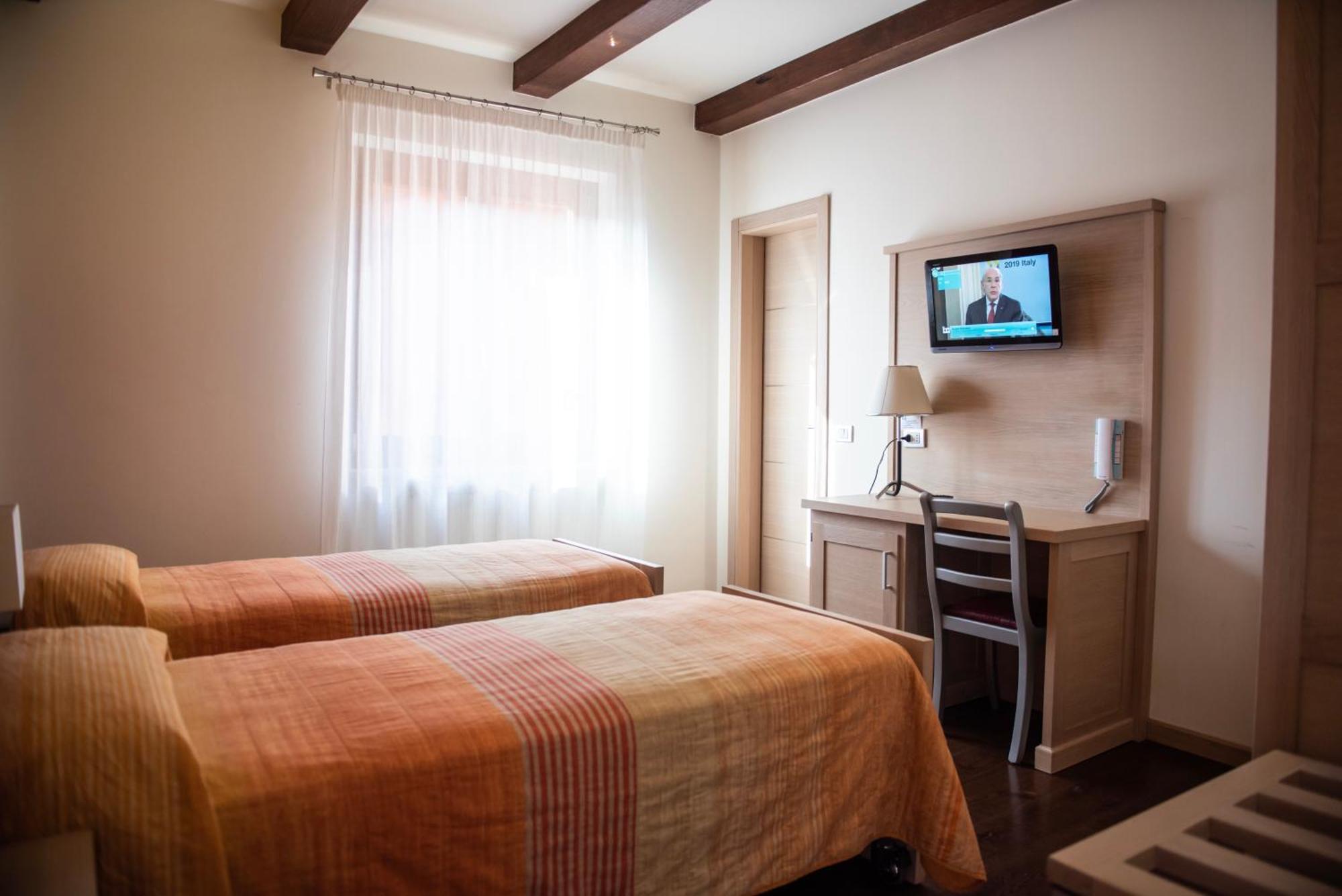Hotel - Bar Da Natale Paesana Chambre photo